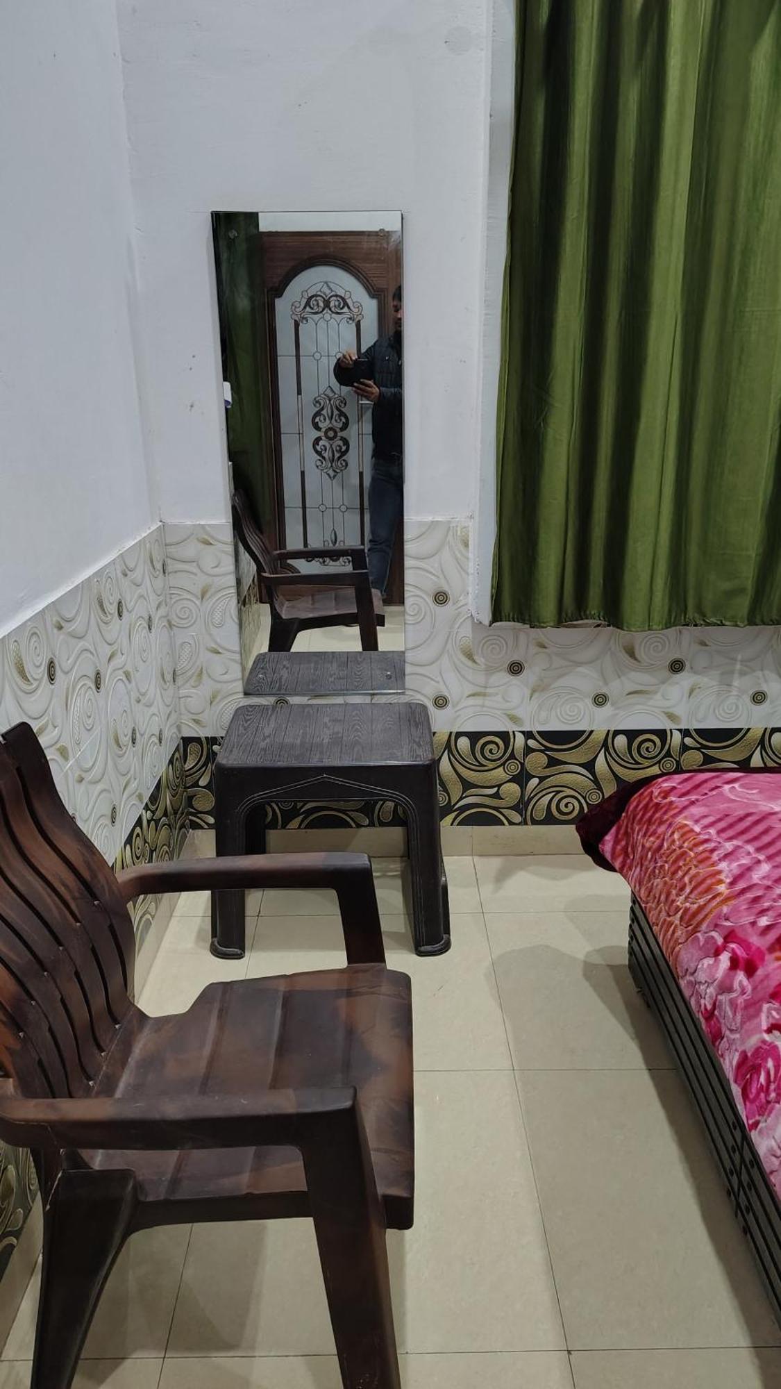 Shri Haridas Kripa Dham Ashram Vrindāvan Room photo