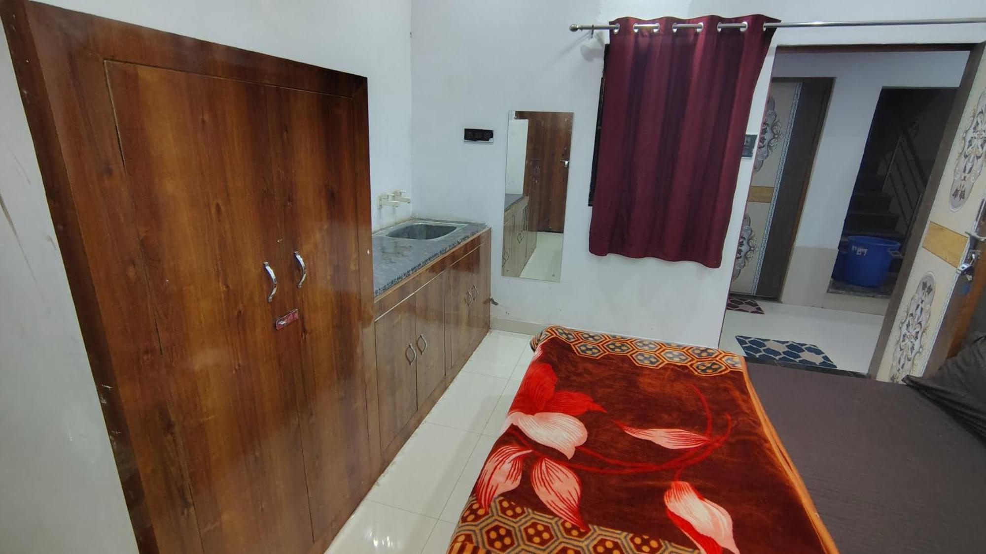 Shri Haridas Kripa Dham Ashram Vrindāvan Room photo