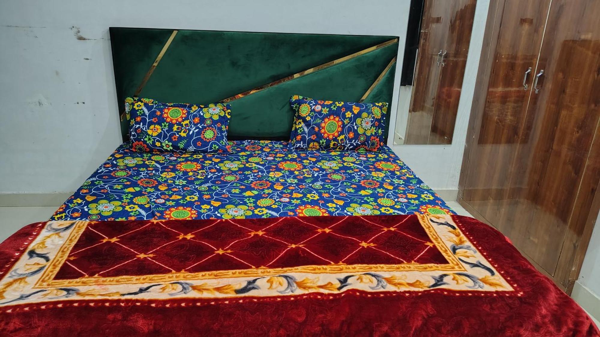 Shri Haridas Kripa Dham Ashram Vrindāvan Room photo